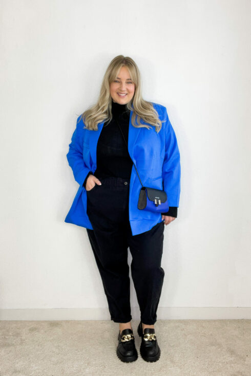 Blazer, Mom Jeans, Rolli, Tasche, Loafers