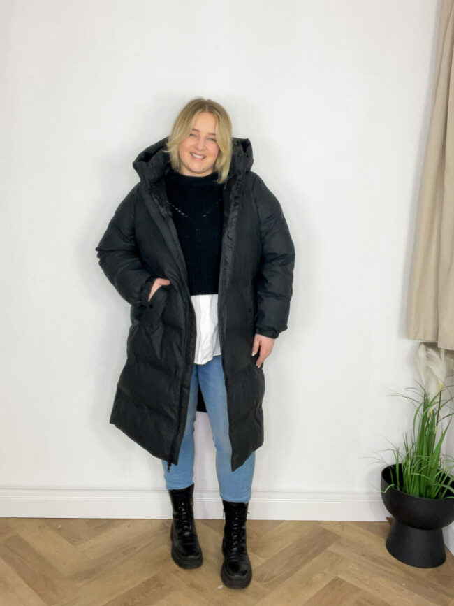 Jeans hell Skinny, Longbluse, Pulli & Boots, Winterparka