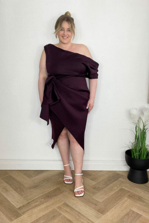 Kleid Bordeaux Volant