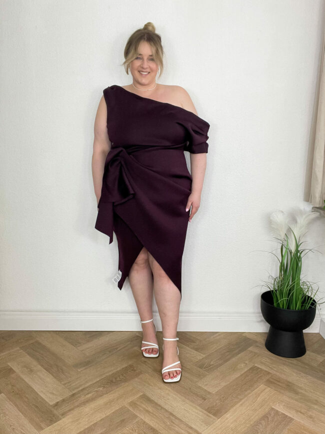 Kleid Bordeaux Volant