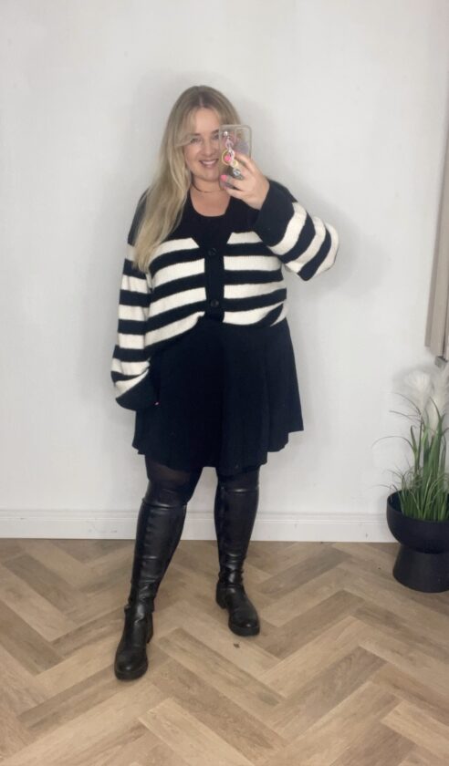 Black & White Look: Cardigan, Rock, Stiefel